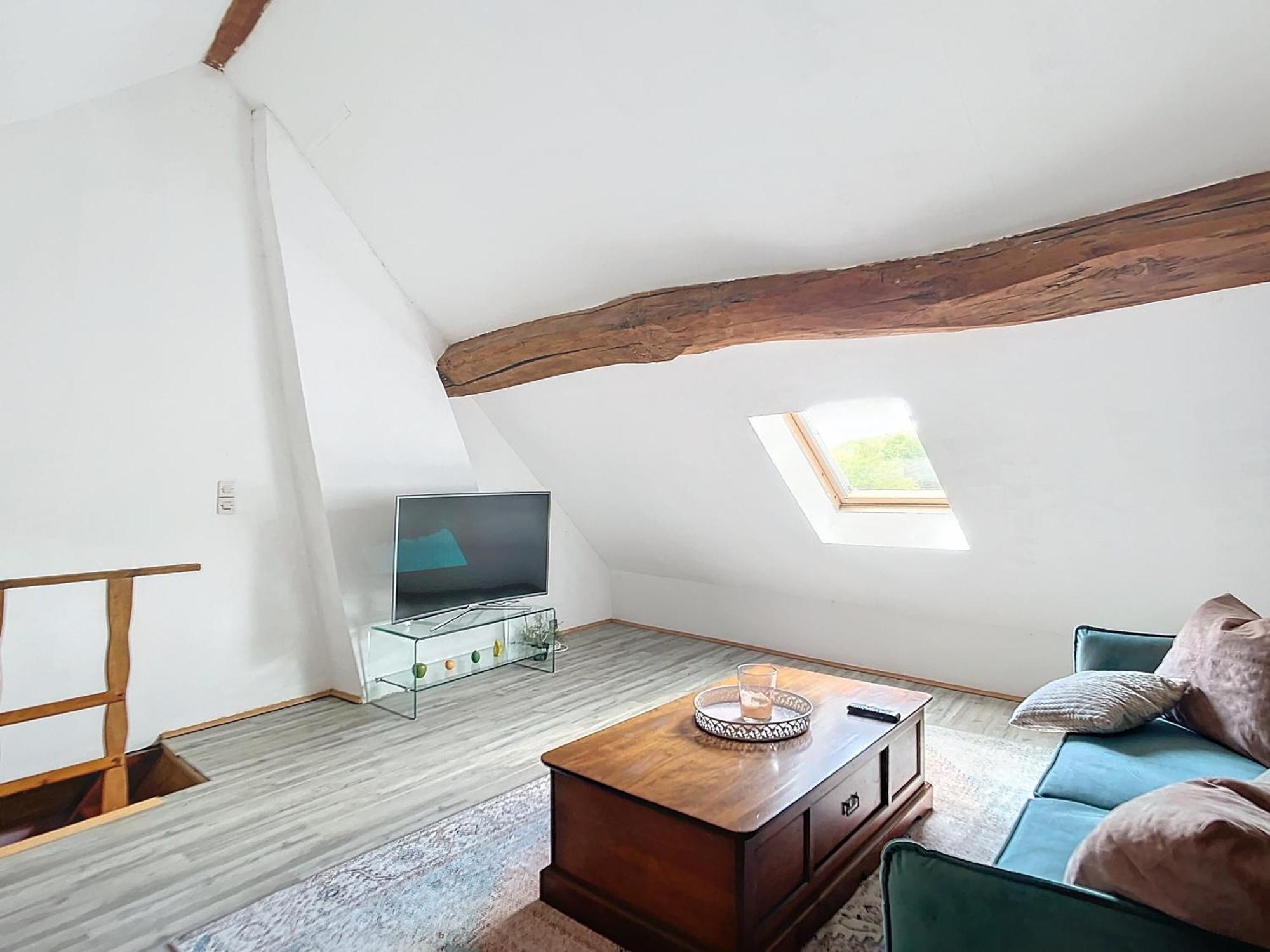 Charmante Maison Joux-la-Ville Luaran gambar